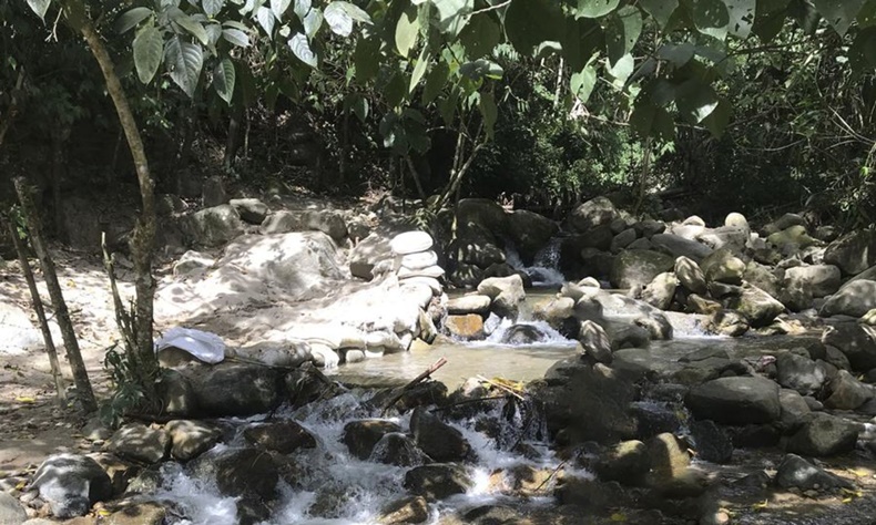 cuerpo en quebrada