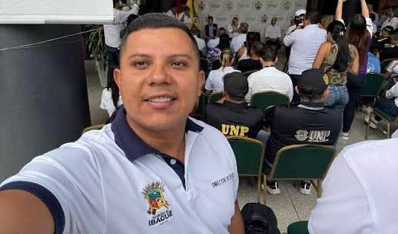 renuncio director