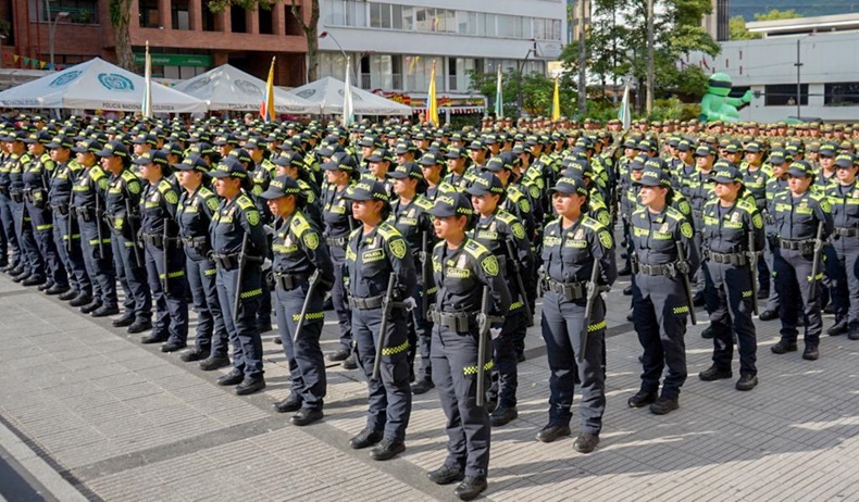llegan policías