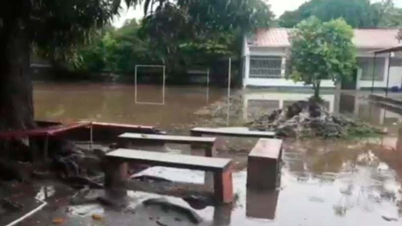 Colegio Lerida inundado