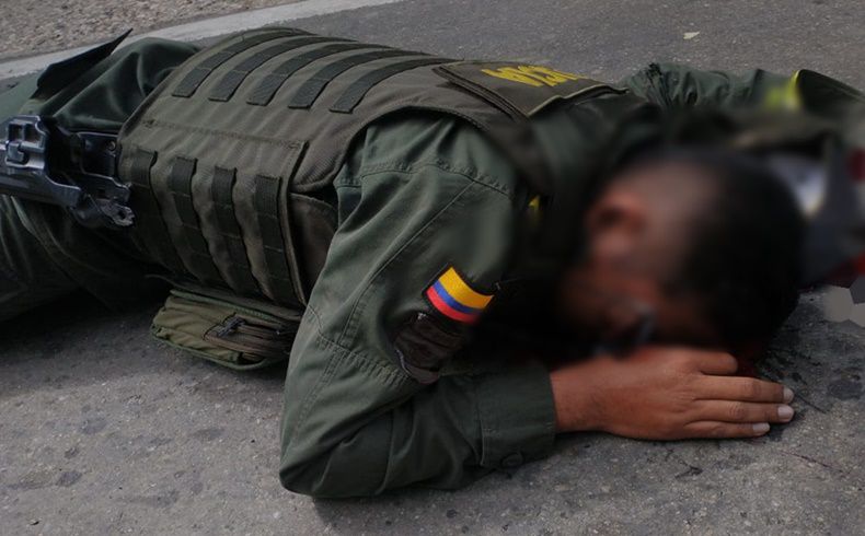 Policías atacados
